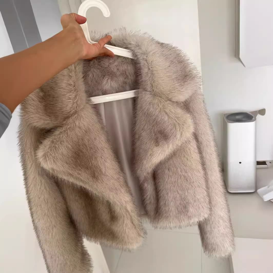 Women's Clothing fur coat for women in winter with large lapel short style, ladylike temperament,fur dyed with sharp fur fur top