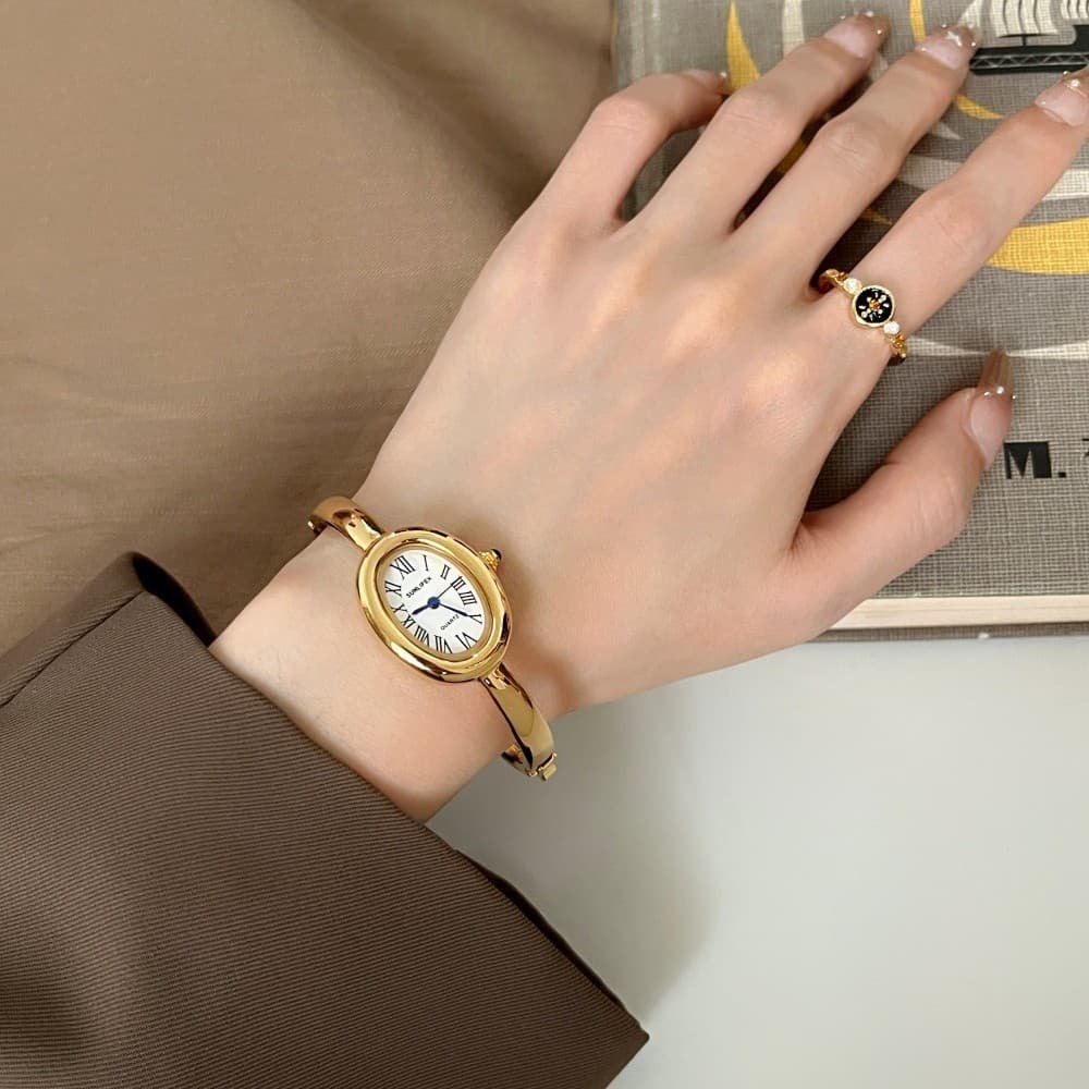 Women's Oval Bracelet Watch Rose Gold Diamond Ring Light Luxury High End Design Fashion Quartz Watch