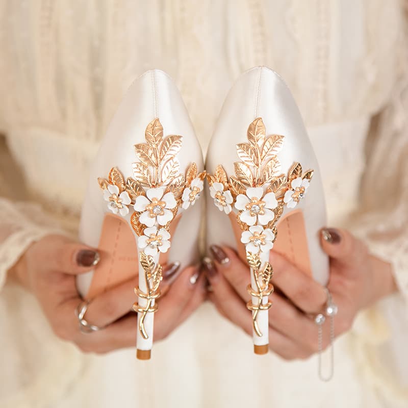 Fashion light luxury sexy women's shoes Fashion flowers thin heels high heels wedding shoes pointed Satin shoes