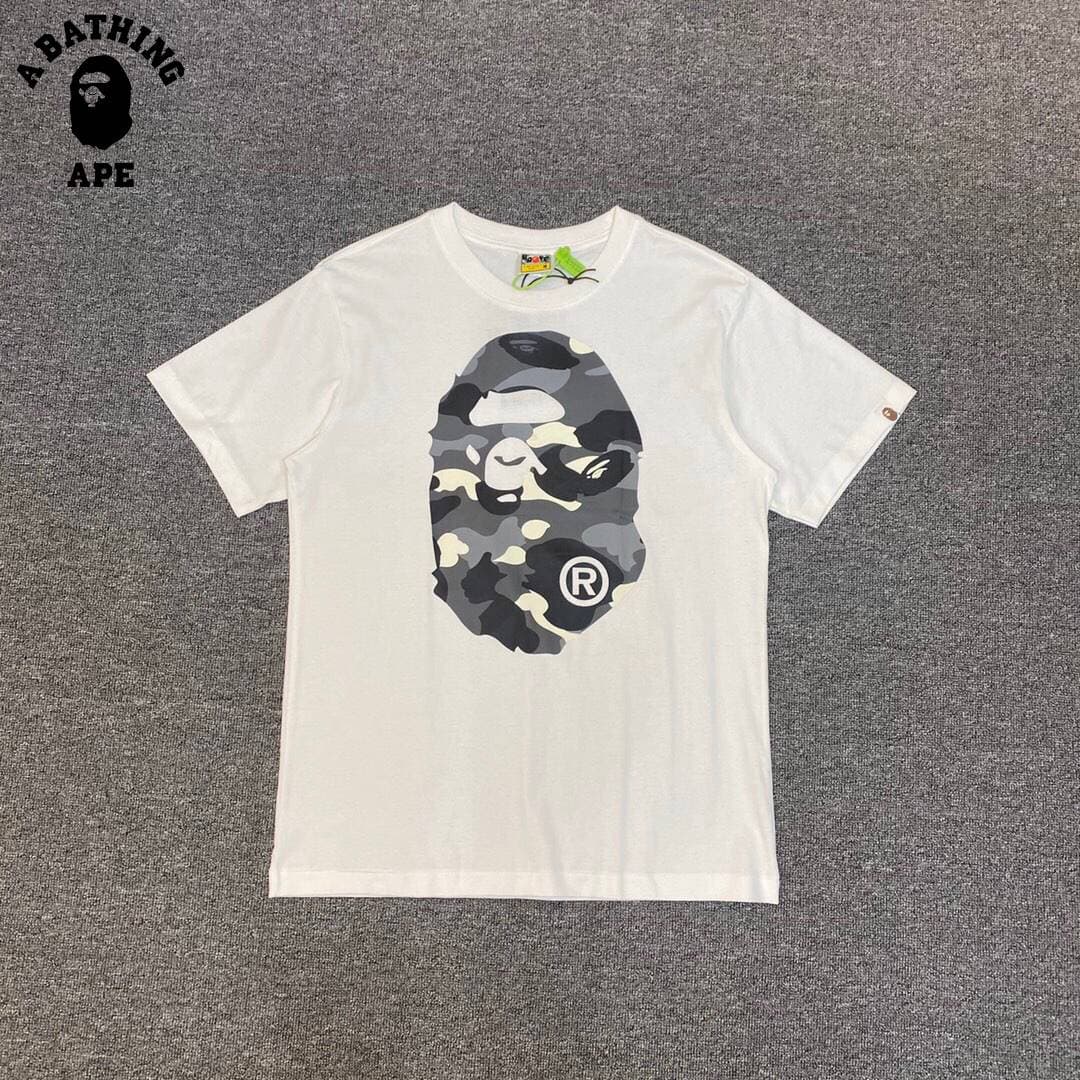 T-shirt à manches courtes imprimé tête de singe camouflage nuit BAPE en pur coton