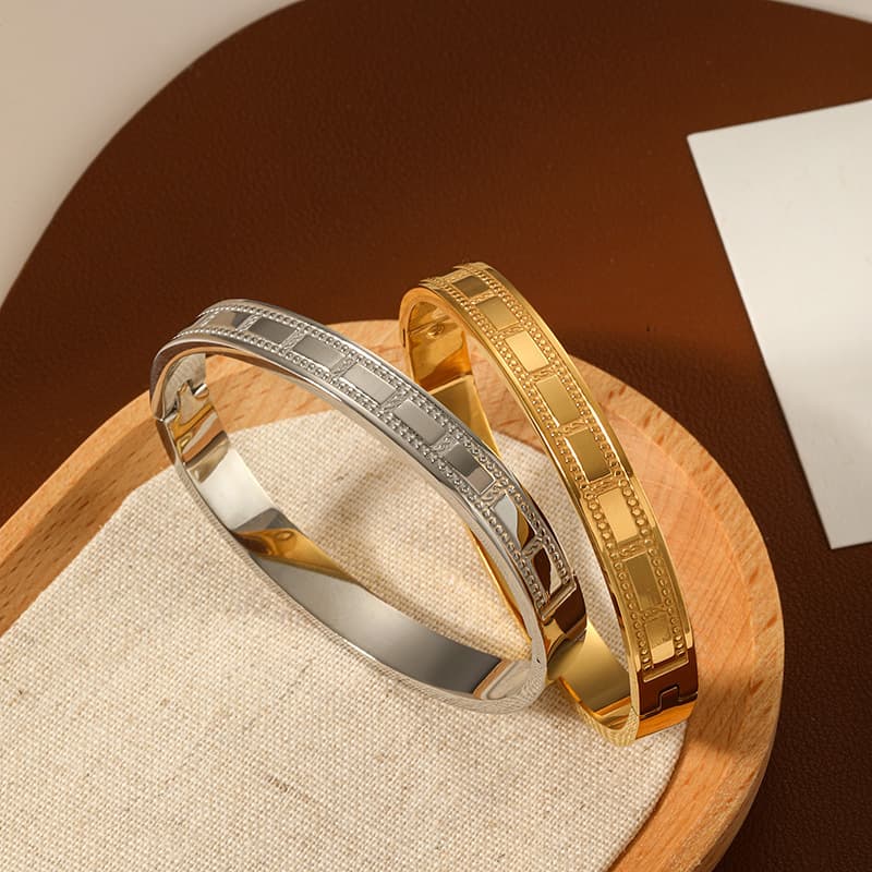 Women's Jewelry Titanium Steel Bracelet No Fading, High End, New Style, Star Studded, Electroplated, Finely Polished, High Gloss