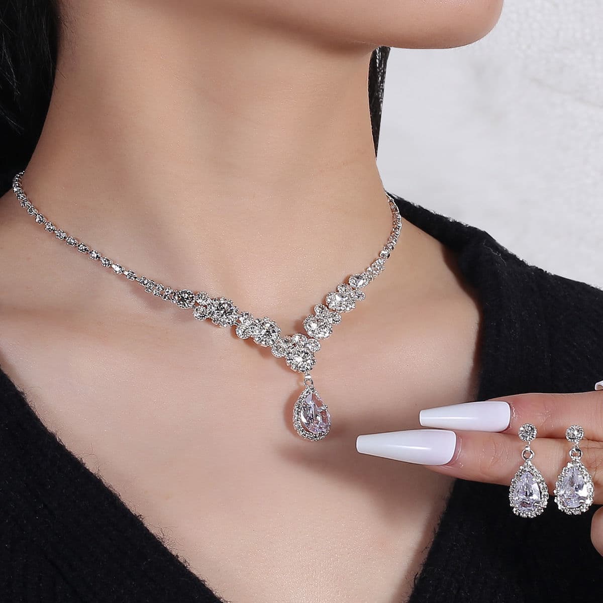 【 2380 People Collection 】 Popular Bride Accessories Exquisite And Dazzling Necklace Earrings Two-piece Set, Evening