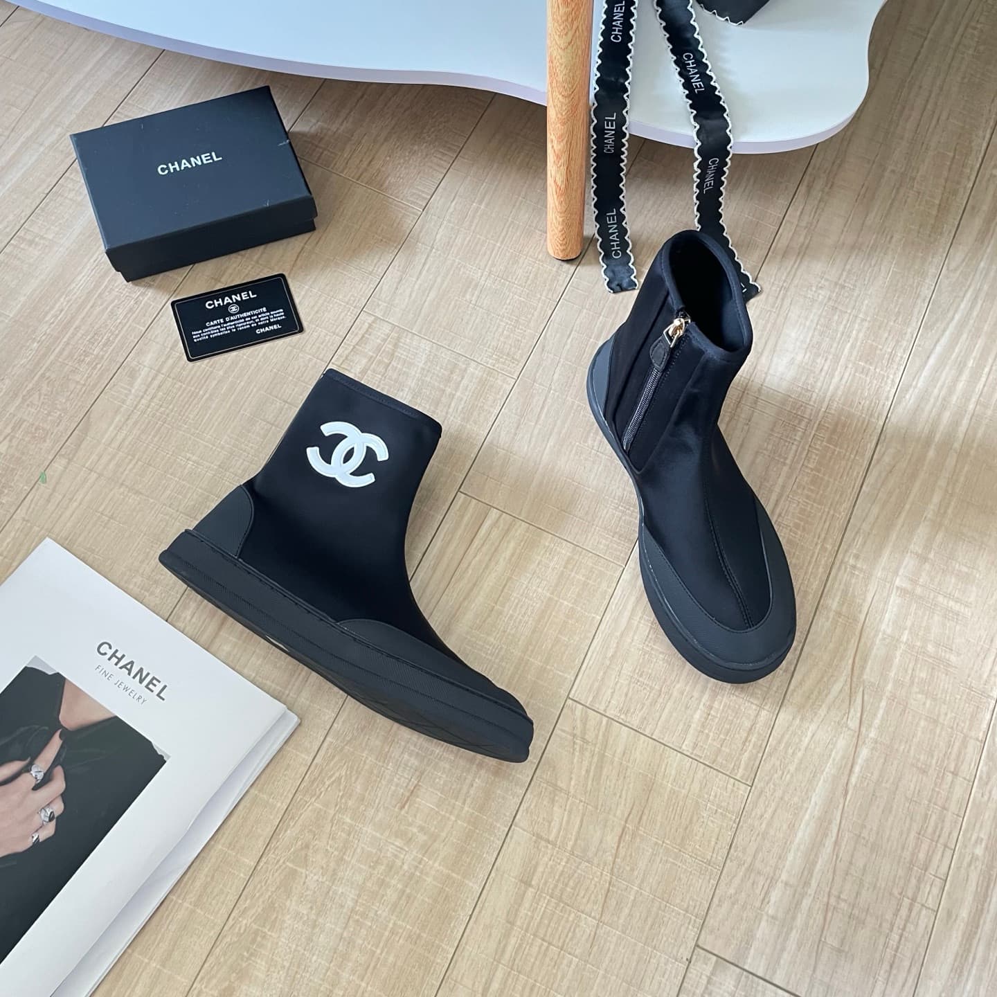 Bottines Chanel Hiver 2026 en cuir stretch, bottines élastiques courtes, semelle véritable, chaussures de luxe pour femme, élégantes et décontra