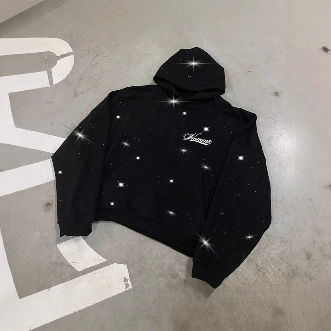 Sweat à capuche tendance avec imprimé étoiles scintillantes et lettrage - Pull streetwear tendance pour hommes et femmes (noir/gris/rouge/blanc, S-XXL)