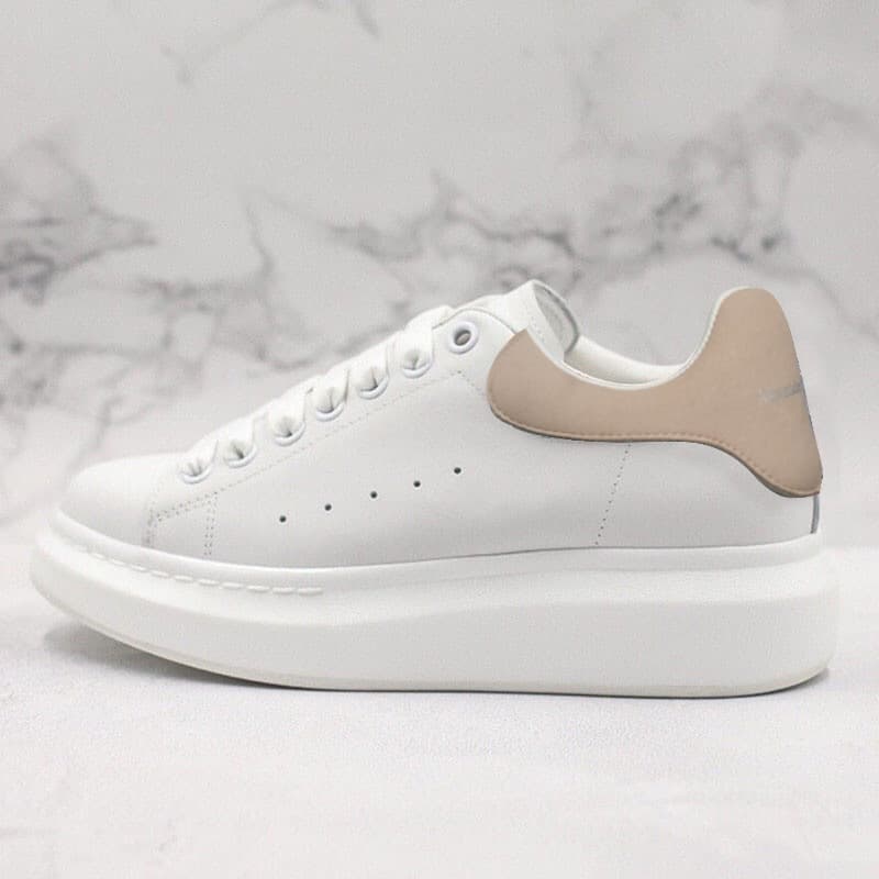 Chaussures blanches Mc Queen en cuir de vachette de haute qualité pour femmes 2023, nouvelles chaussures de sport décontractées à semelle épaiss