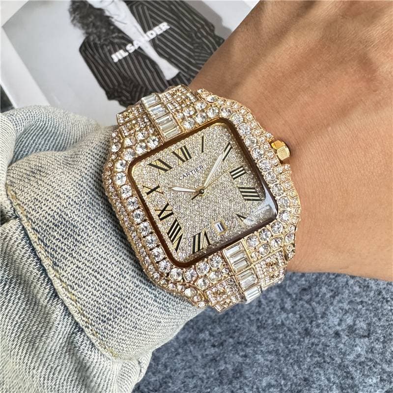 Montre tendance avec design serti de diamants