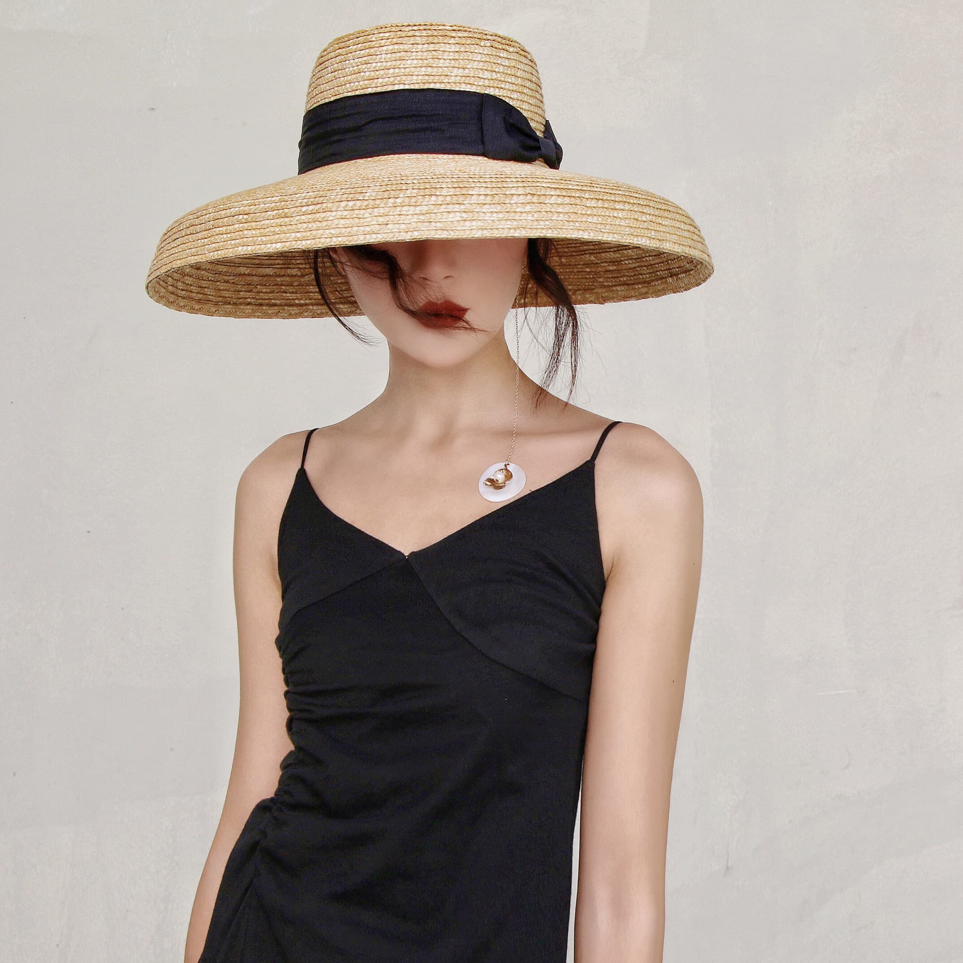Wide Brim Sun Hat European And American Style Women's Summer French Retro Hepburn Elegant Straw Wide Brim Bell-shaped Sun Vacion Beach