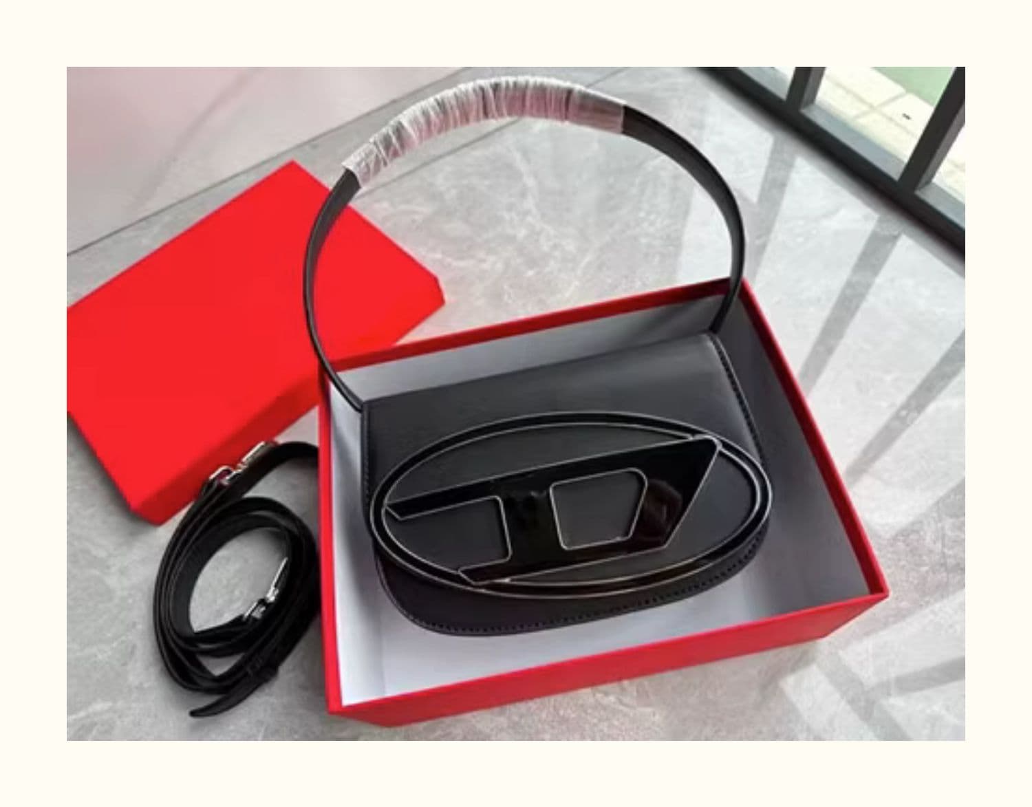 【Charme artistique】 Sac à bandoulière carré de petite taille pour femme, design de niche Dingdang de haute qualité 2023, argent, décontract