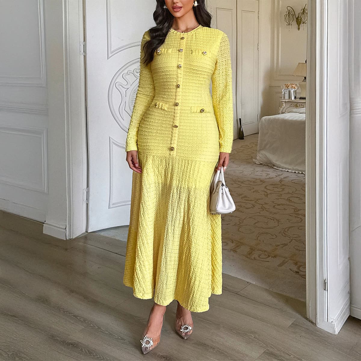 Robe moulante élégante et stylée à manches courtes et boutons pour femme