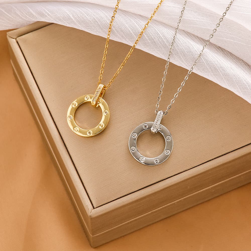 Luxury and Elegant Love Necklace Ladies Fashion Titanium Steel Pendant Trend Designer Ladies Wedding Gift Jewelry