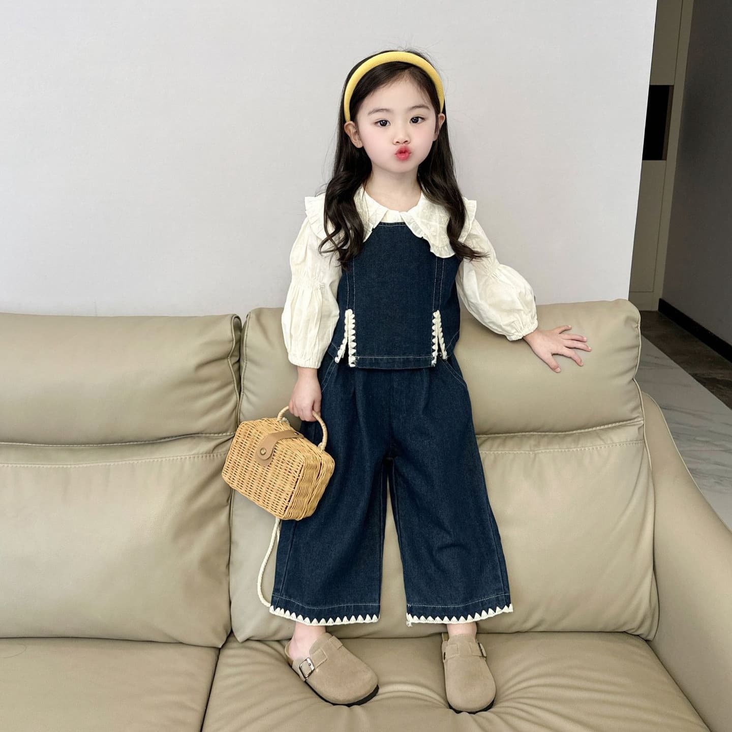 2024 autumn new girls' fashionable suit, children's stylish collar shirt+denim vest pants three piece set