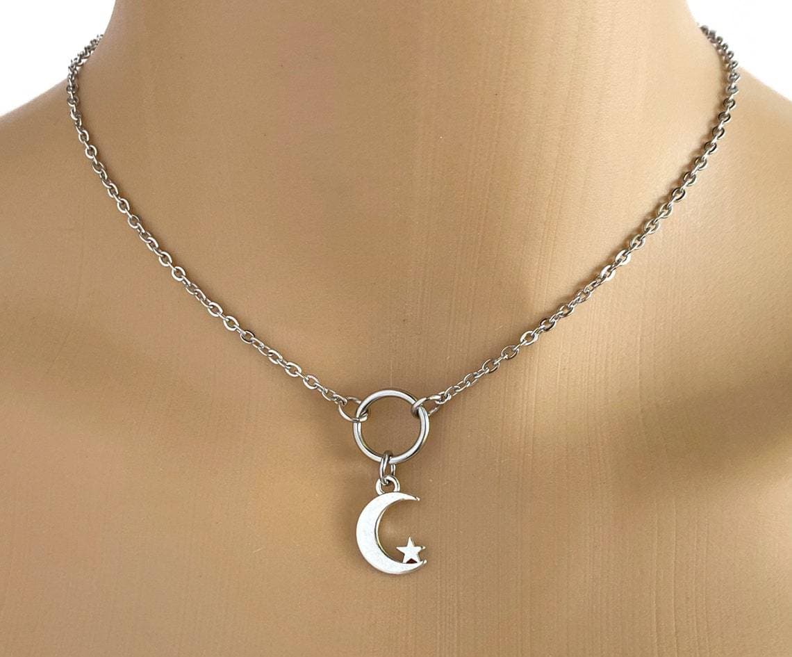Necklaces Moon and Star Celtic Knot Circle Necklace