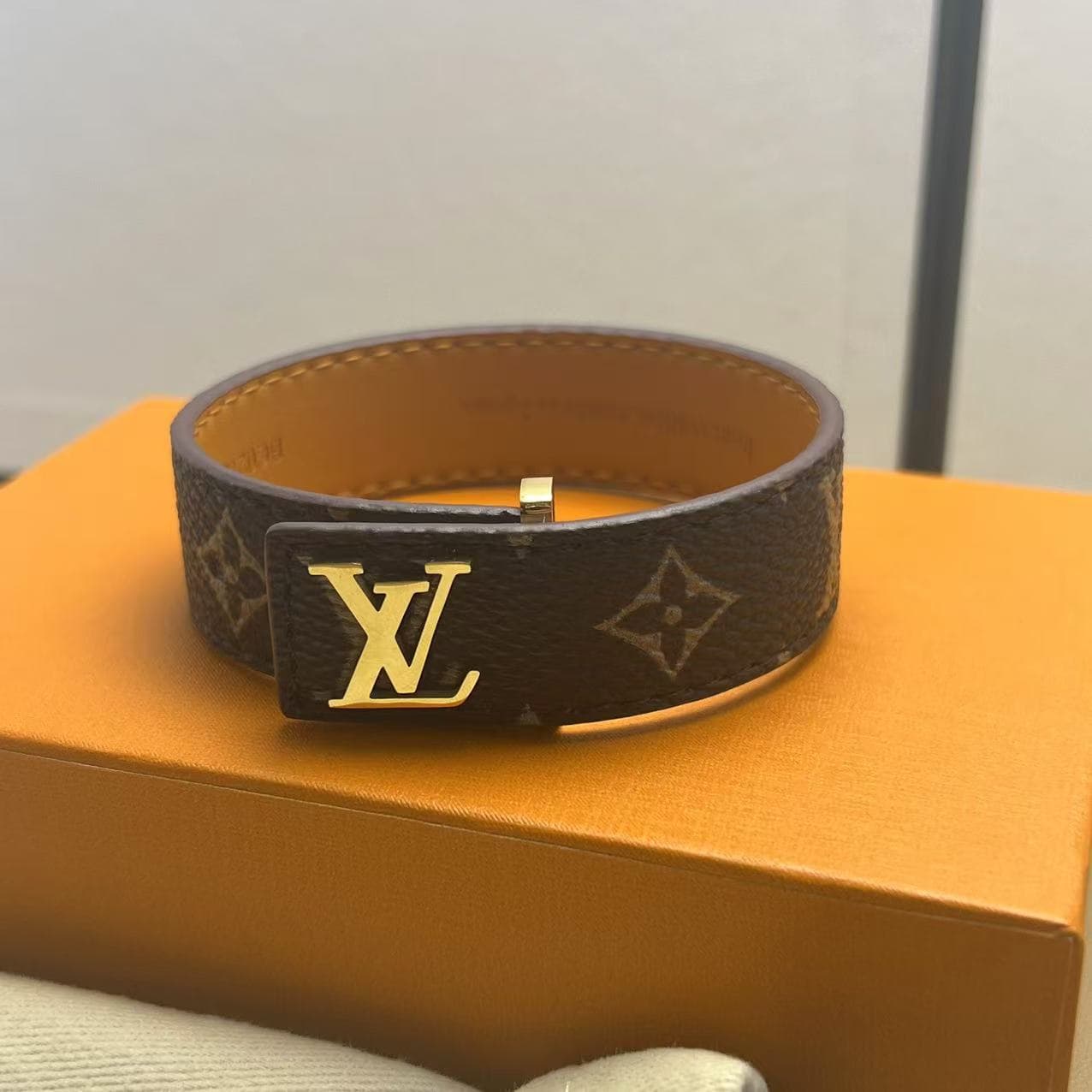 Bijoux unisexes à la mode avec logo de grande marque L Bracelets décontractés en PU