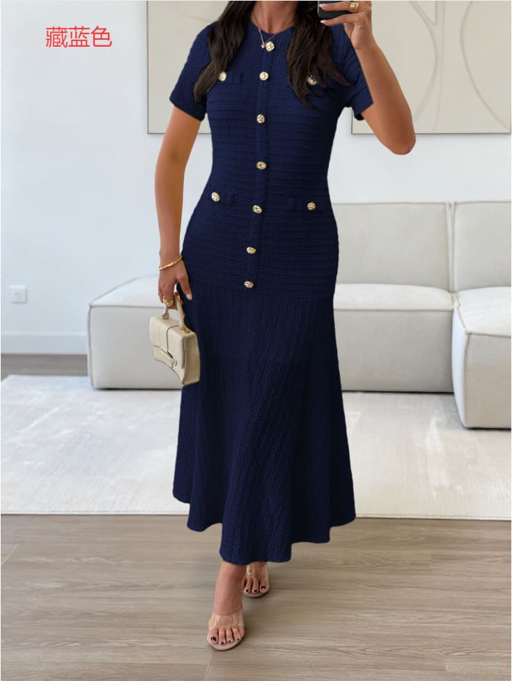 Robe moulante élégante et stylée à manches courtes et boutons pour femme