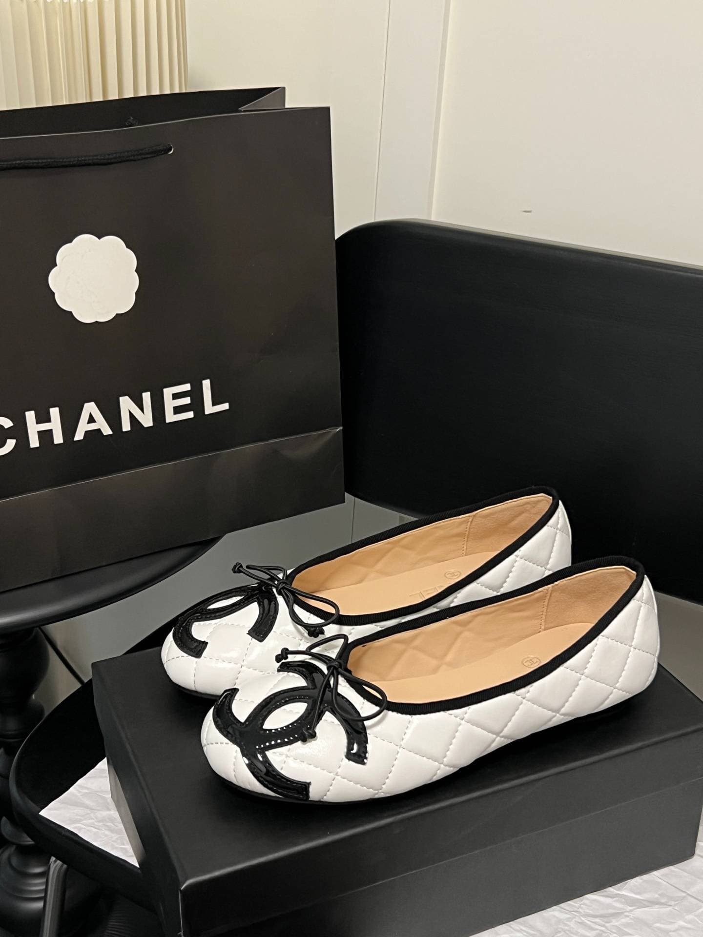 Ballerines Chanel pour femme, collection Single Shoes, modèle classique par excellence, talon de 2 cm