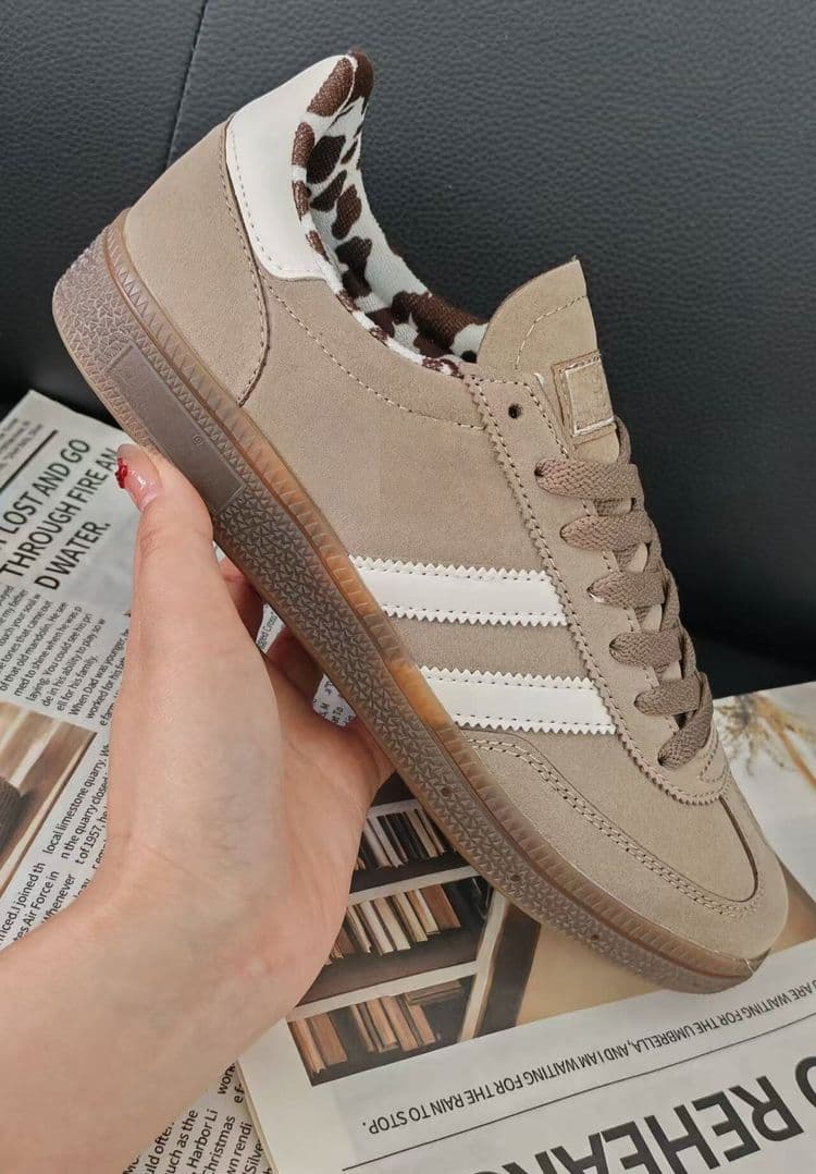 Baskets de style rétro sexy à imprimé léopard style militaire allemand