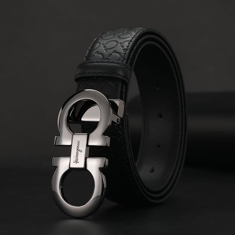 Ceinture élégante avec boucle dorée pour femme