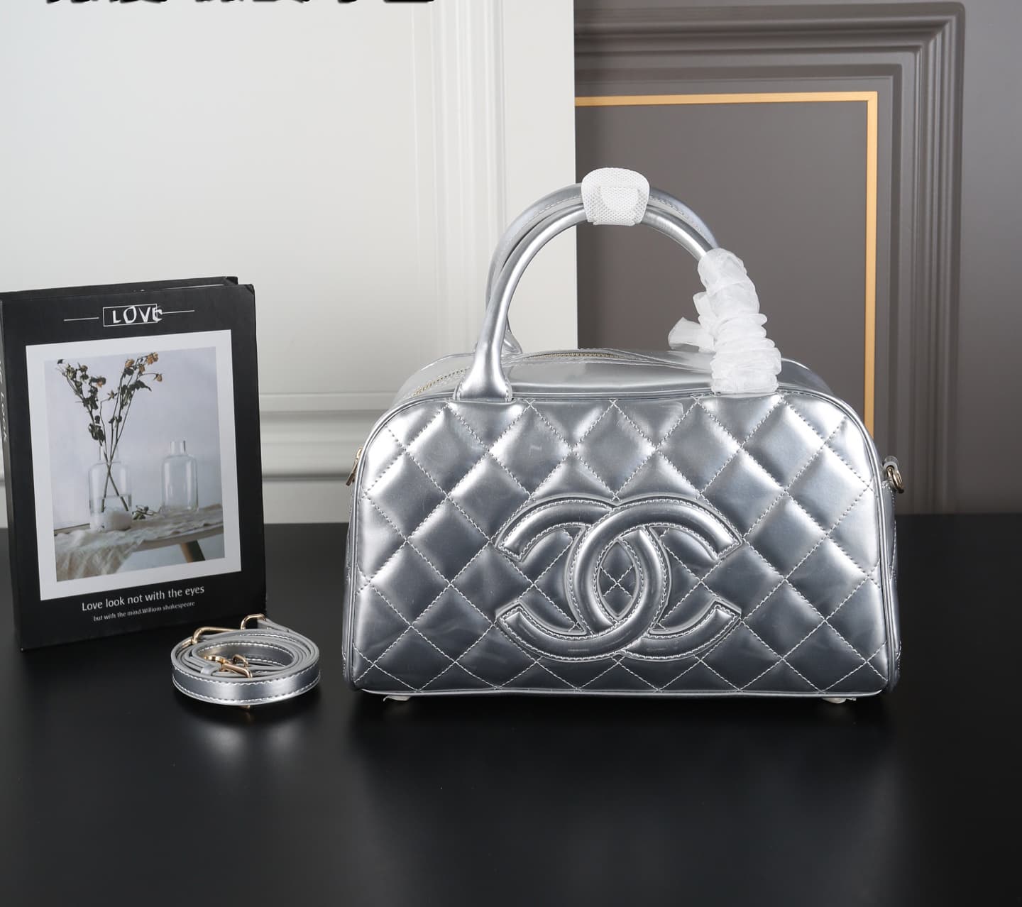 Sac bowling brodé à motif losanges, coloris uni, collection été 2026 - Sac à main décontracté avec bandoulière