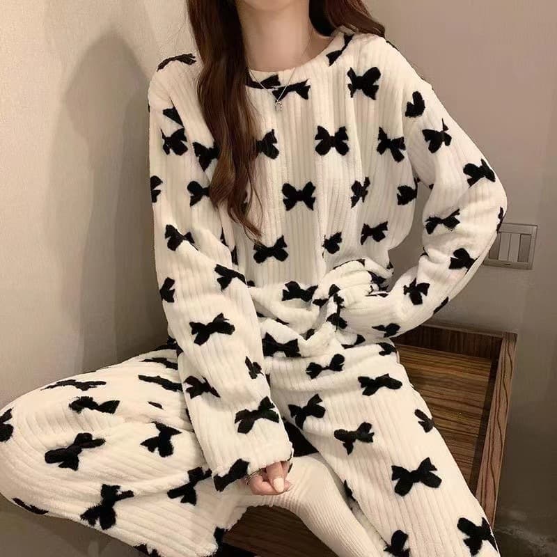 ​​Winter Bow Print Flannel Pajama Set For Women - Cozy Fleece Loungewear With Elastic Waist, Long Sleeve & Pants (One Size, White)​​