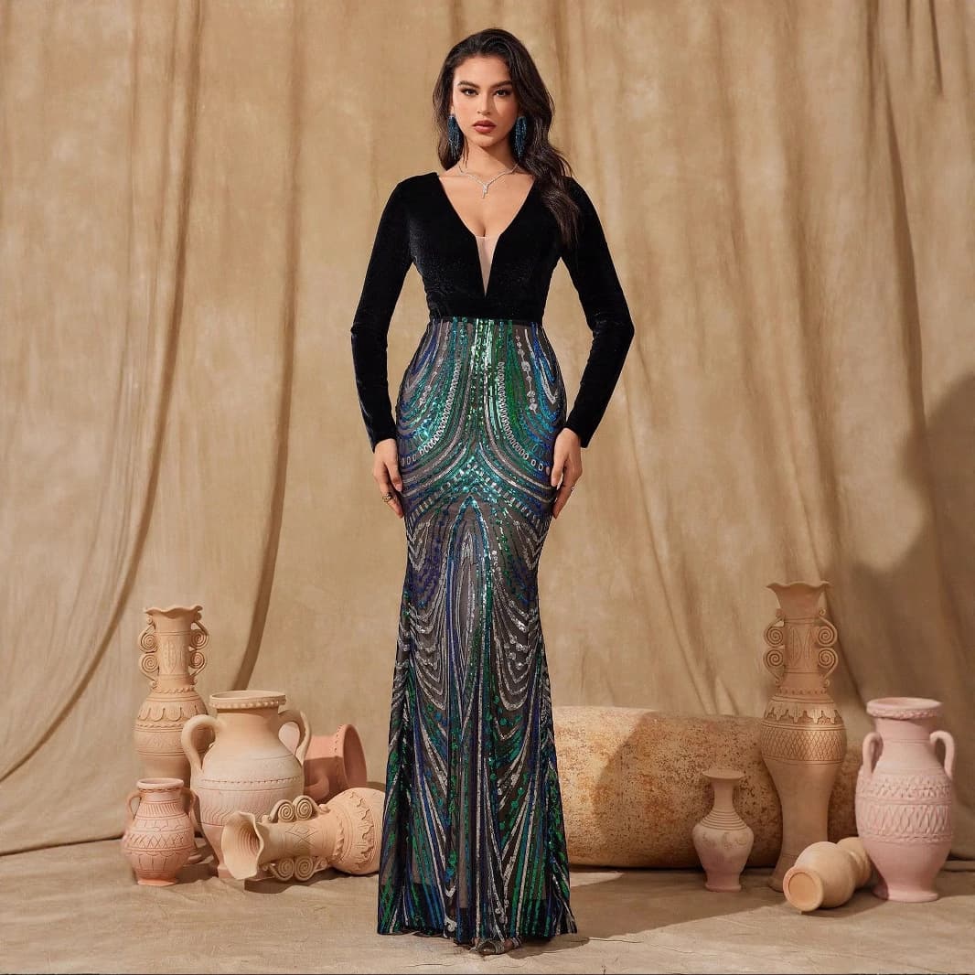 Slim Fit Long Sleeve Evening Gown – Sparkling V-Neck Backless A-Line Dress For Parties & Galas (S/M/L/XL, Black)