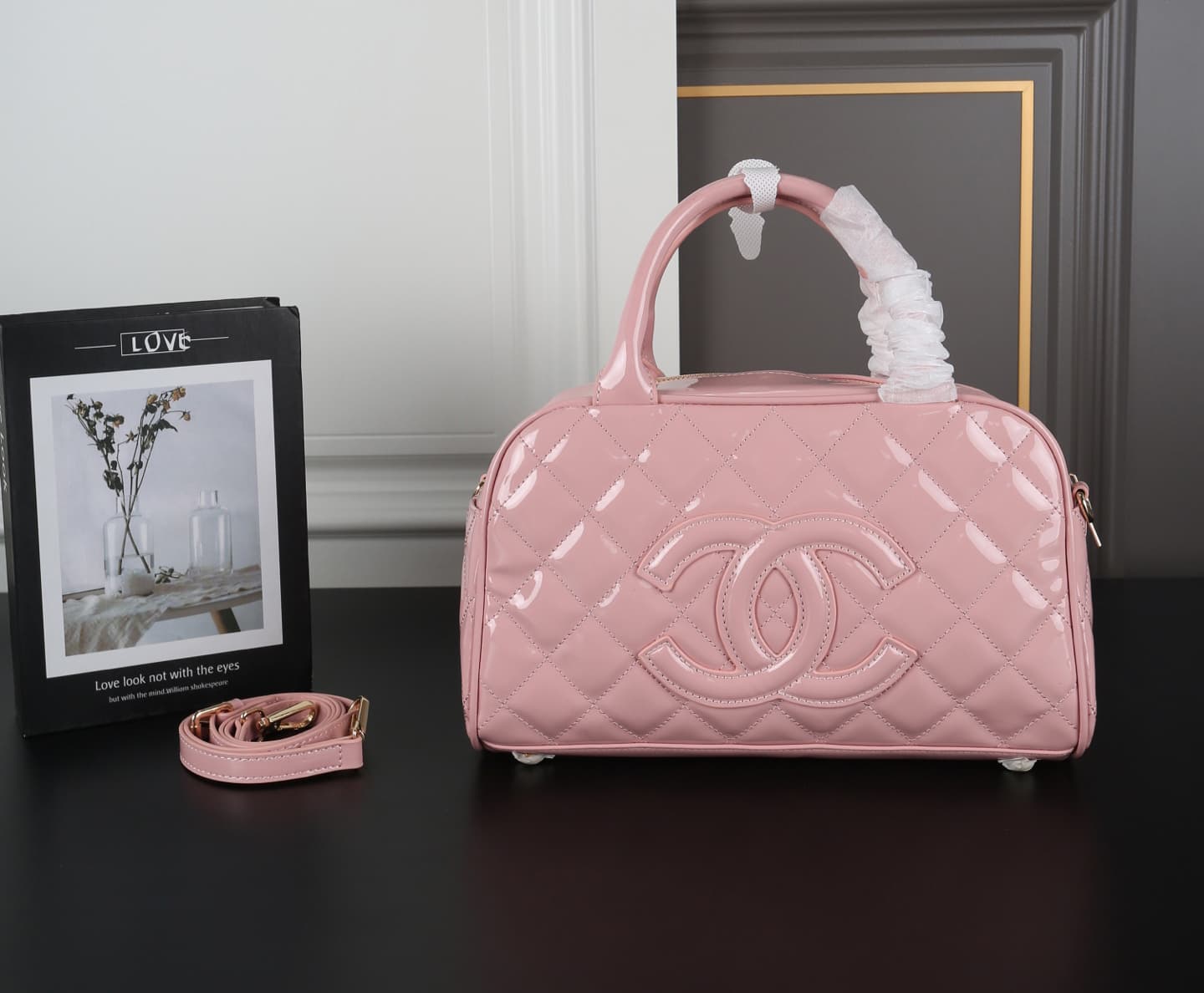 Sac bowling brodé à motif losanges, coloris uni, collection été 2026 - Sac à main décontracté avec bandoulière