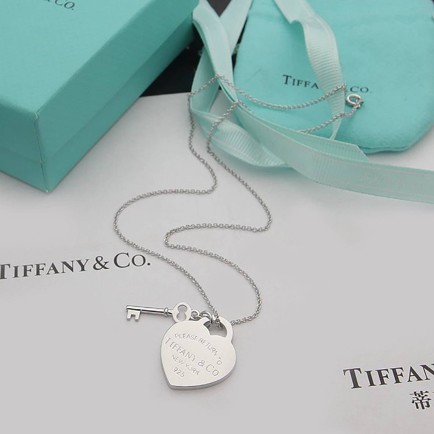 Collier pendentif clé en forme de cœur classique et tendance de Tiffany, chaînes de clavicule simples et polyvalentes pour hommes et femmes, cadea