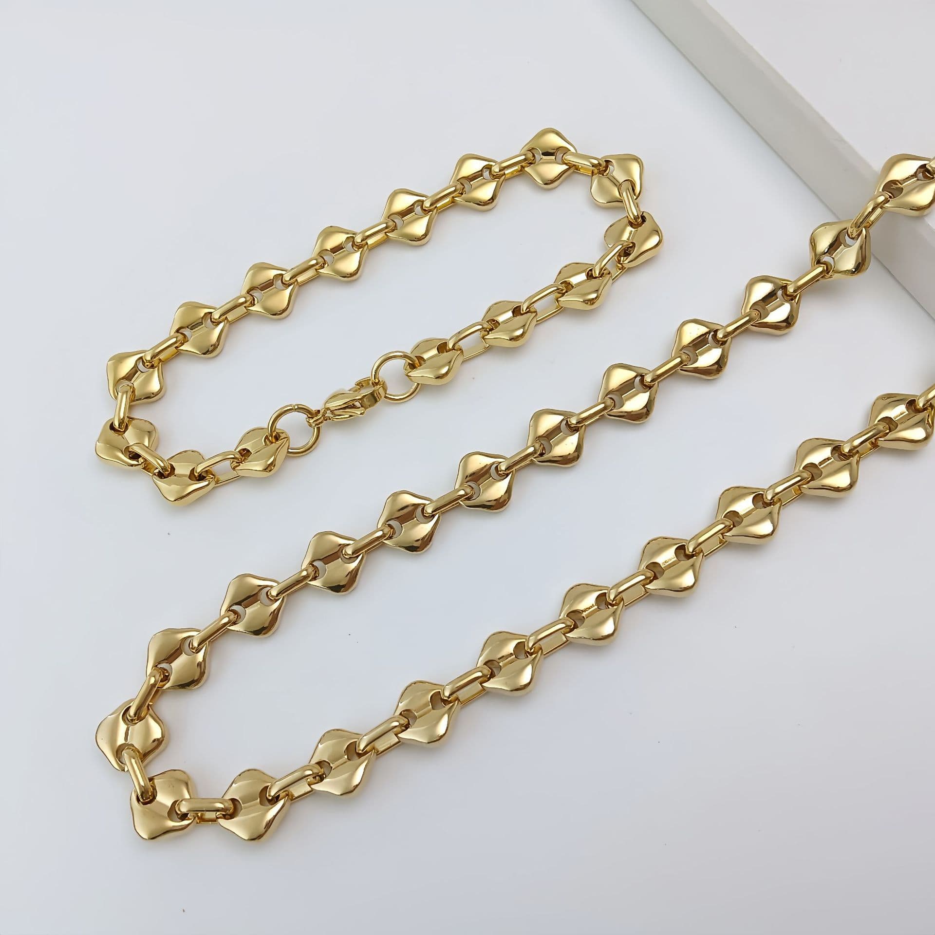 Women's Jewelry Stainless Steel Diamond Necklace 18K Gold Plated Coffee Bean Chain Minimalist Elegant Layering Necklace