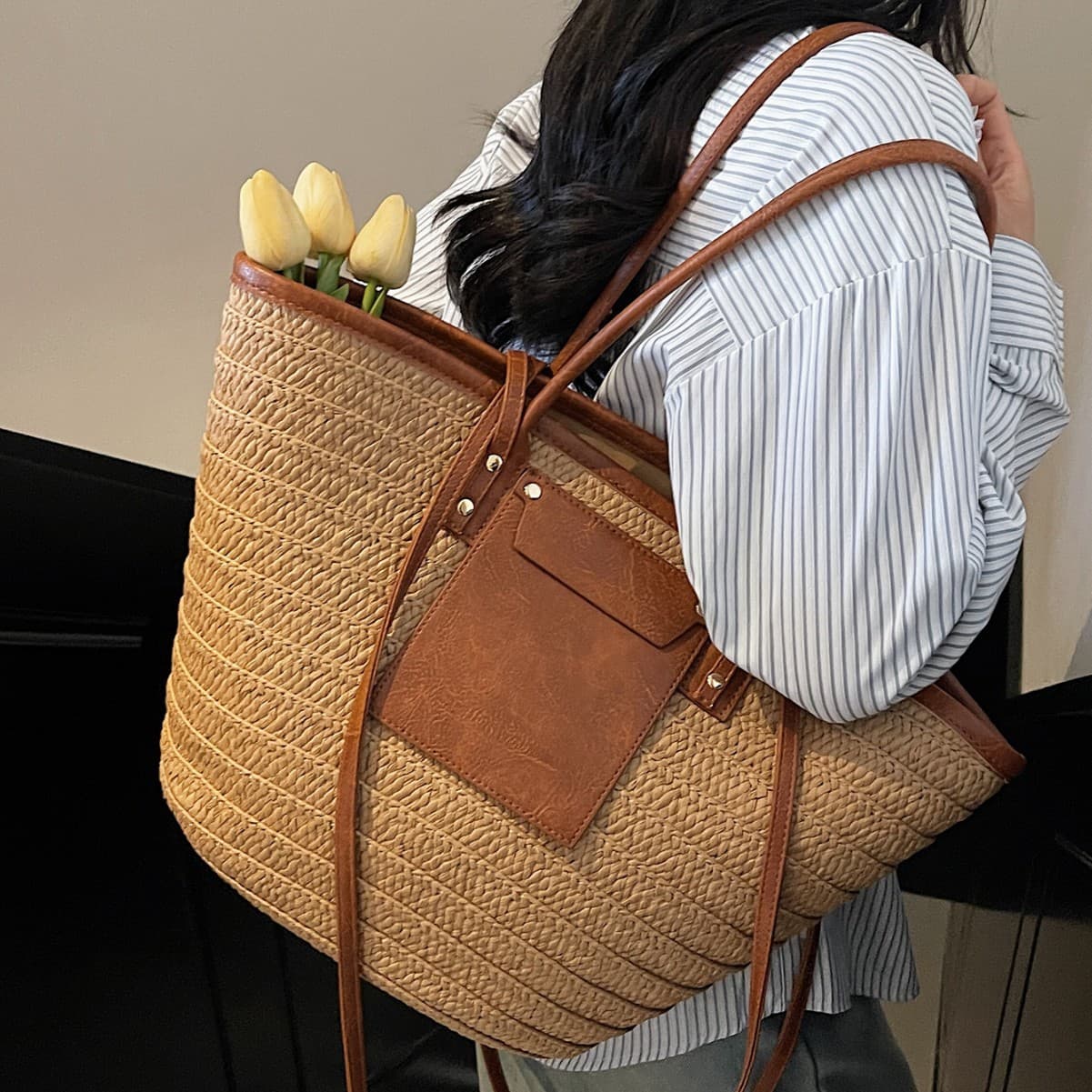 Women's Bucket Bag Travel Holiday Wind Straw Bag Women's Fashion Woven Tote Bag Large Capacity Beach Bag