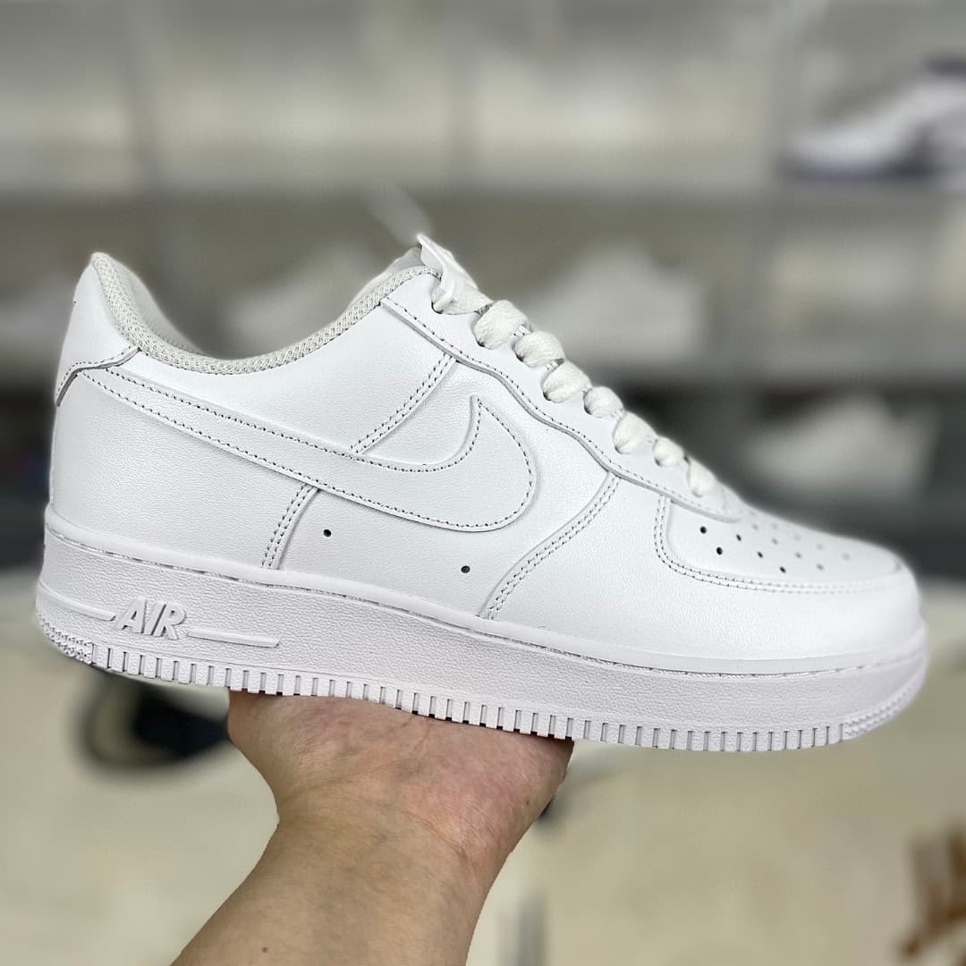 Baskets basses classiques Air Force One Pure White First Layer en cuir de vachette AF Black Warrior All-White