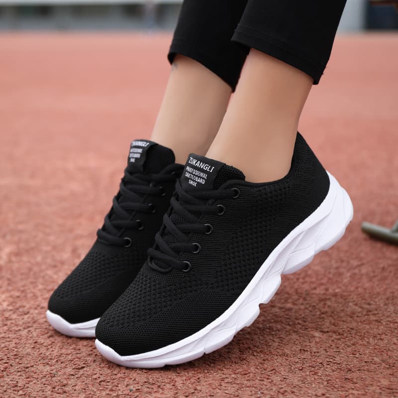 Large Lightweight Soft Sole Spring Mesh Versatile Casual Breathable Sports Women's Anti Slip Old Beijing Cloth Shoes