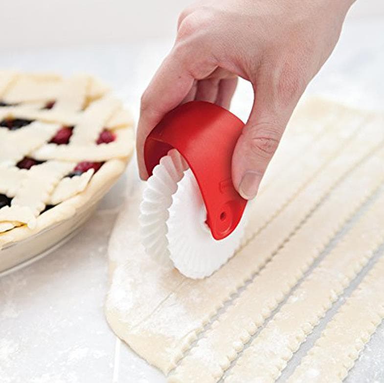 Baking roller cutter kitchen noodle point cutting wheel Hemming wheel manual dough cutter flower cutter