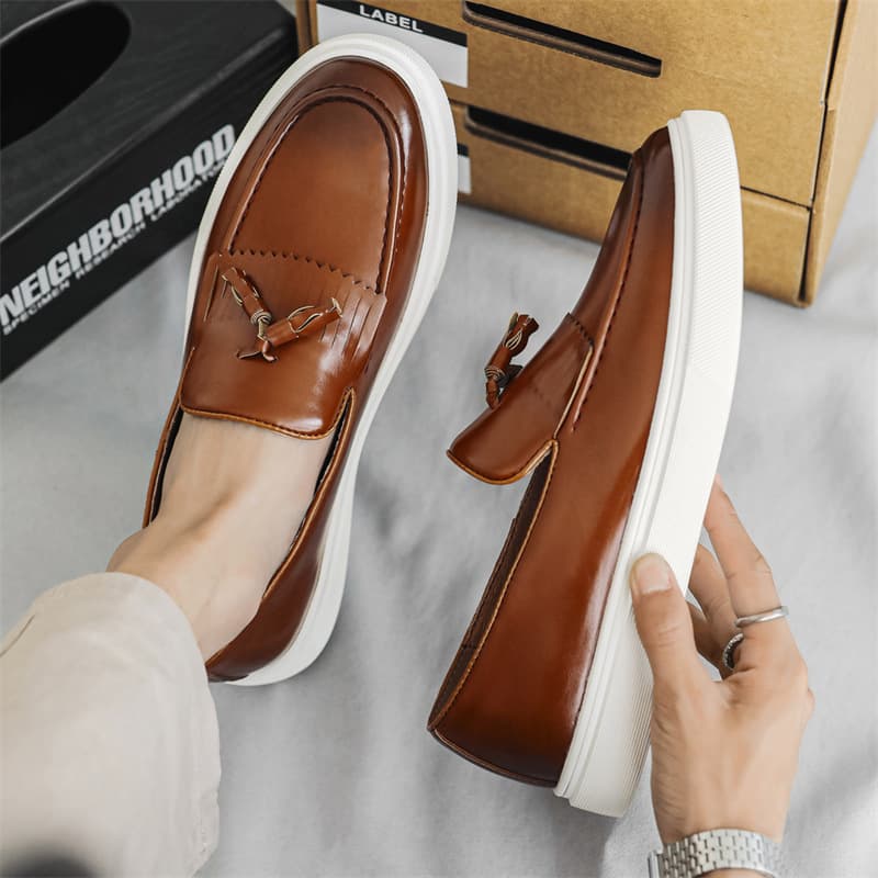 Men's flowing loafers casual leather shoes for men comfortable soft soled slip-on bean shoes for men
