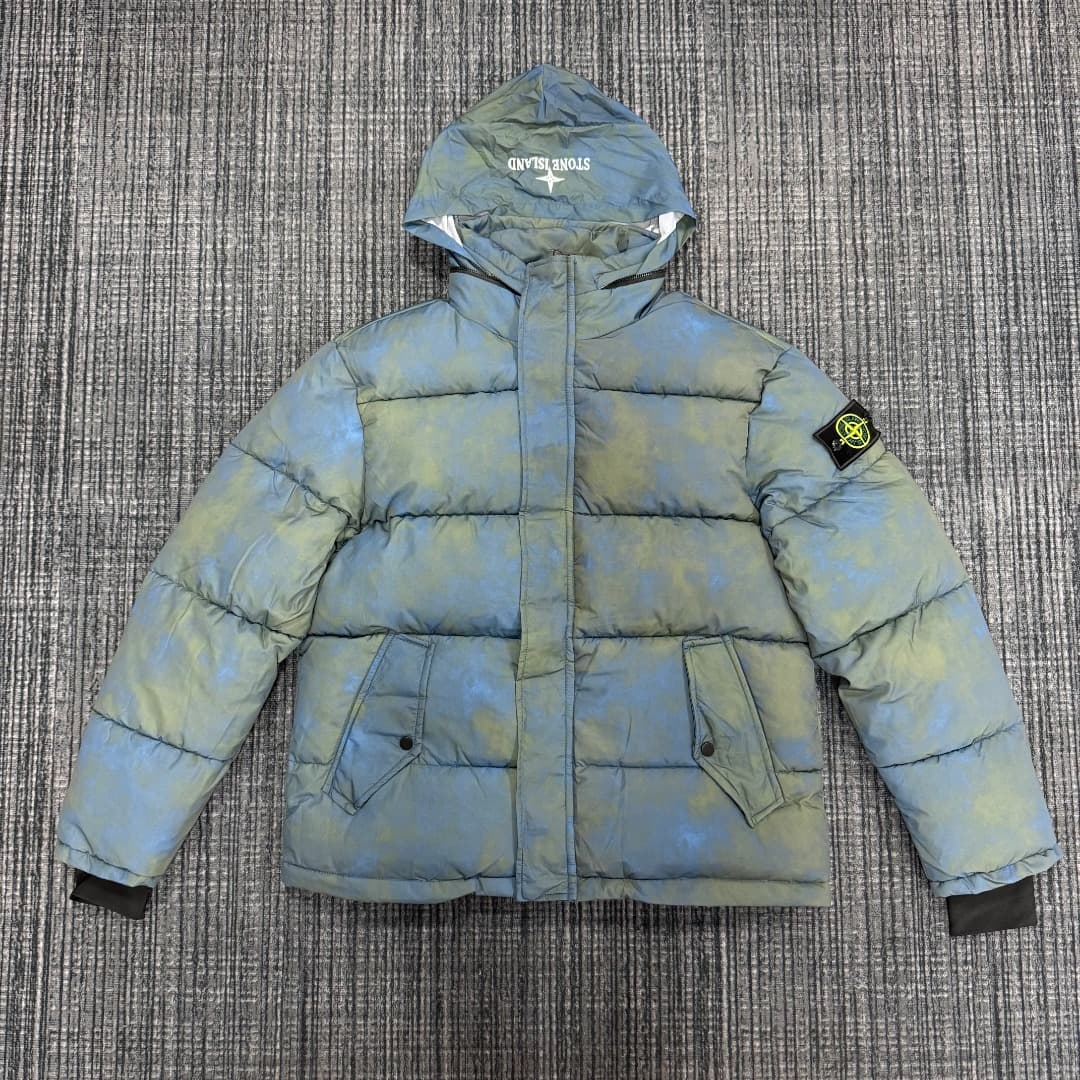 Doudoune à capuche plissée effet camouflage peint, collaboration avec Tone Island Supreme