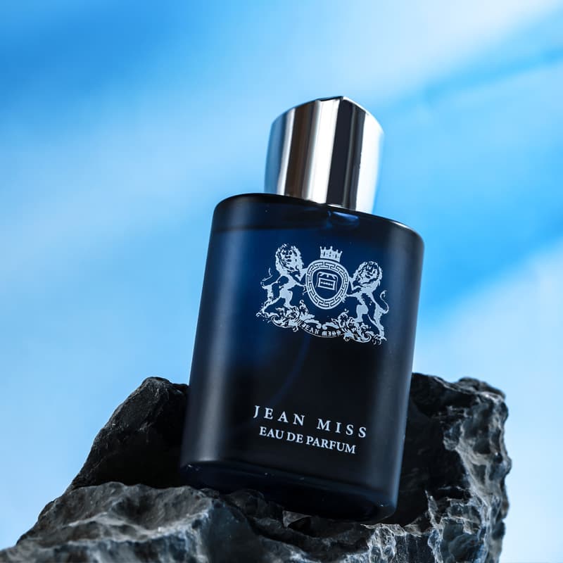100ML Blend Of Woody And Vanilla Scented Men Cologne, Aromatic Vanila Scent, Deep And Elegant, Suitable For Daily Use