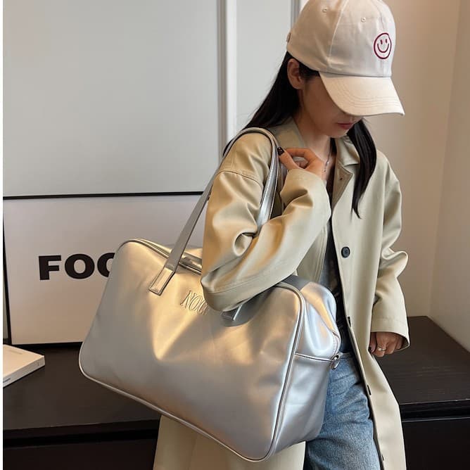 Women's Lightweight Tote Bag For Short Trips Large Capacity Gym Bag Casual Handbag With Zipper Compartments Suitable For Short Outings And Gym Use.
