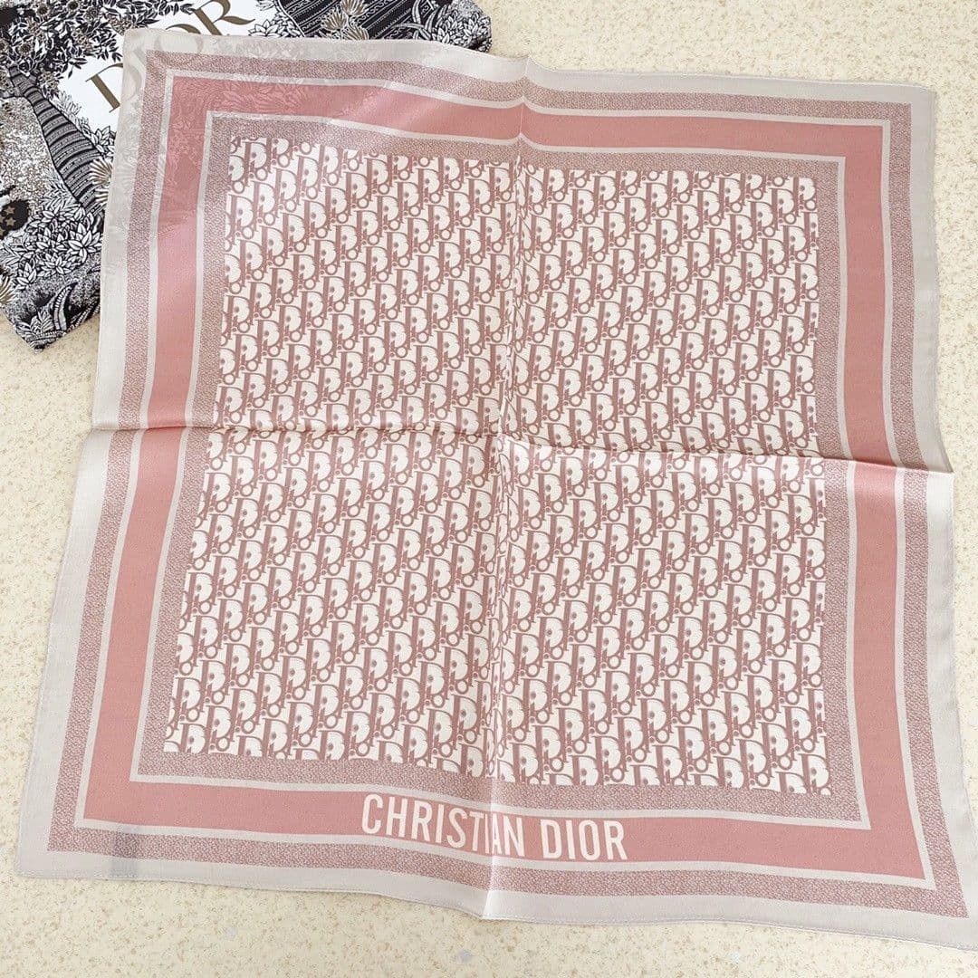 Nouveau pour les femmes polyvalent mince soie décorative mode lettre imprimé élégant cou petit carré écharpe