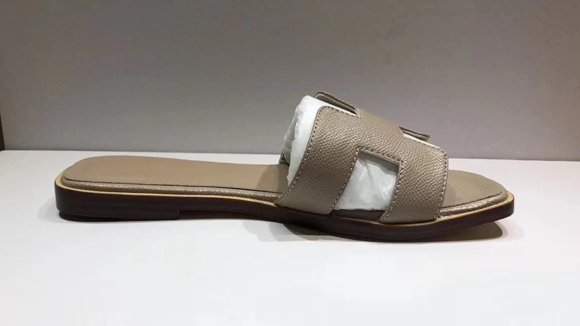 Sandales plates pour femmes, tongs