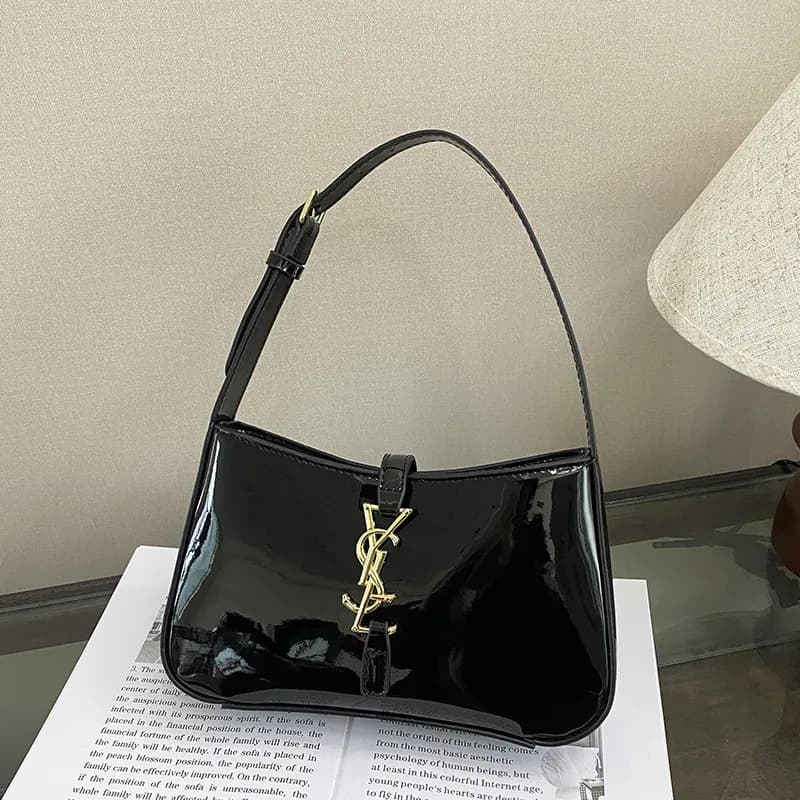 Sac bandoulière haut de gamme tendance pour femme, collection 2025.
