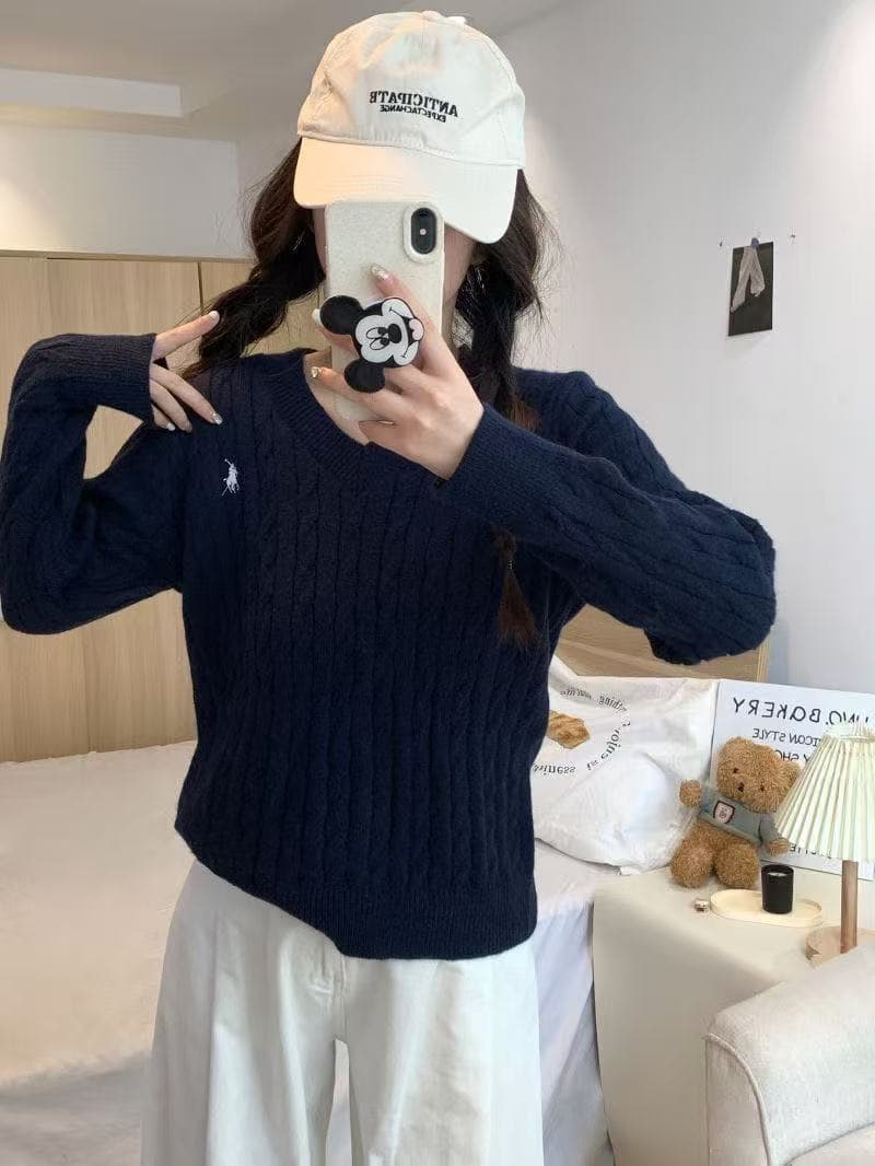 Pull en laine à col en V gris rétro avec logo poney classique et broderie torsadée - Taille 2