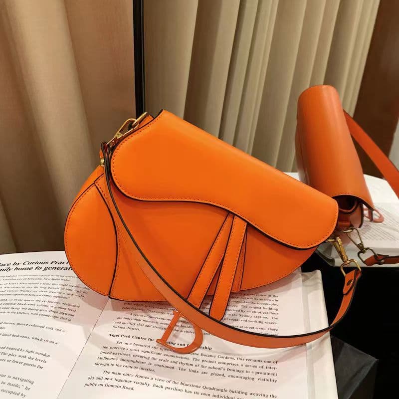 Sac à bandoulière asymétrique en forme de D pour femmes, sacoche polyvalente à la mode, réseau de célébrités, rouge, même Style, nouvelle co