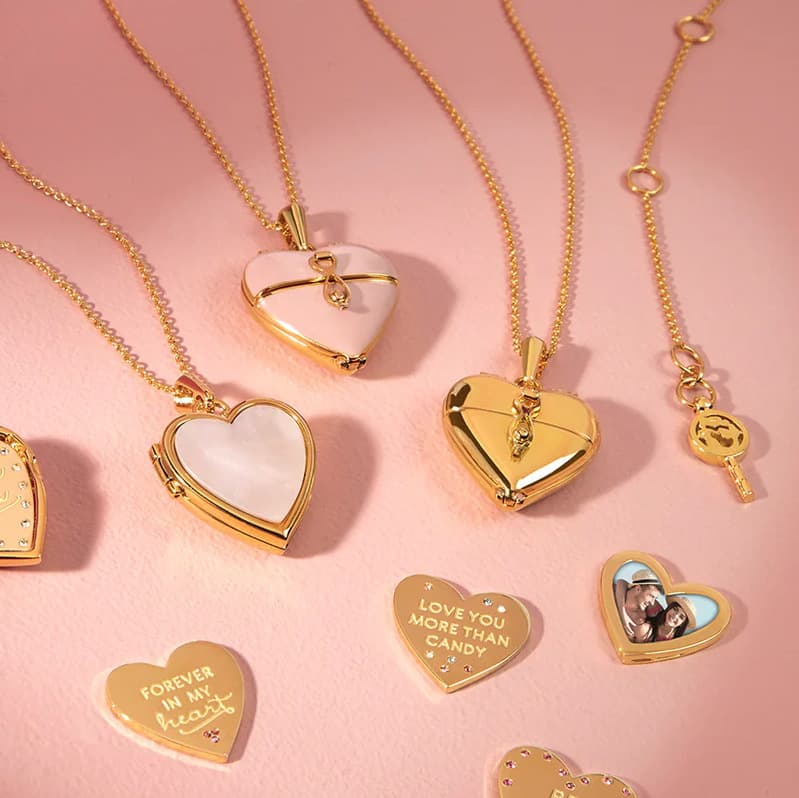 Bijoux pour femmes et hommes - Collier élégant avec pendentif en forme de cœur et coquillage en acier titane et médaillon ouvrable, plaqué or, unisexe, cadeau de Saint-Valentin