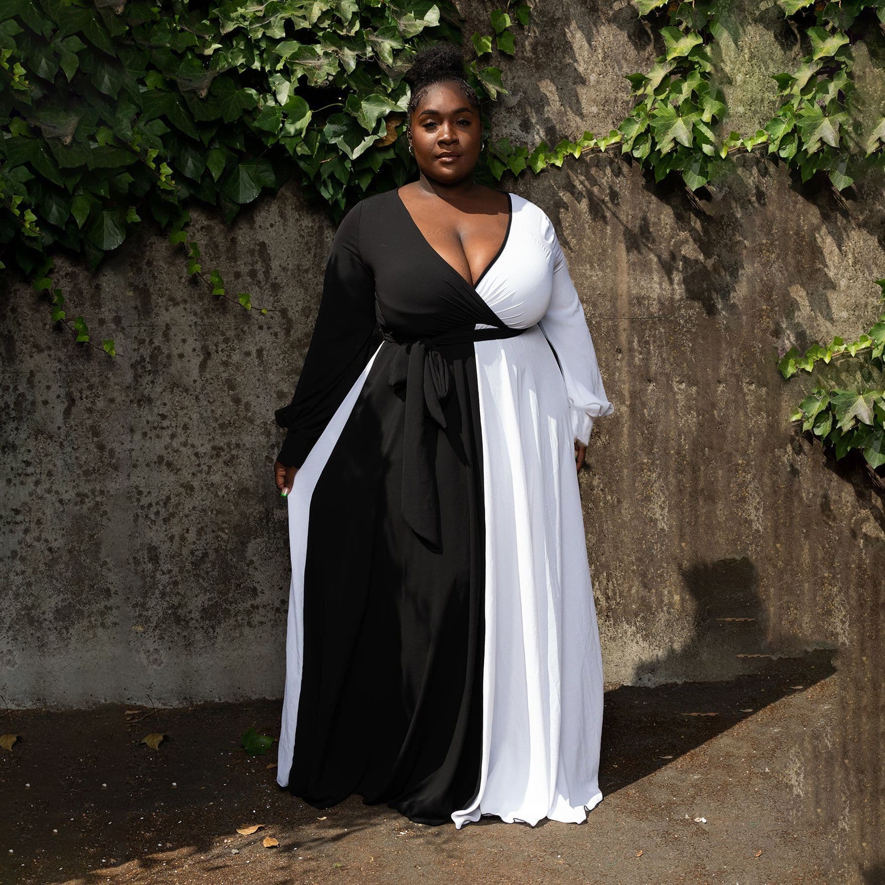 Women's sexy V-neck color contrast long-sleeved swing dress