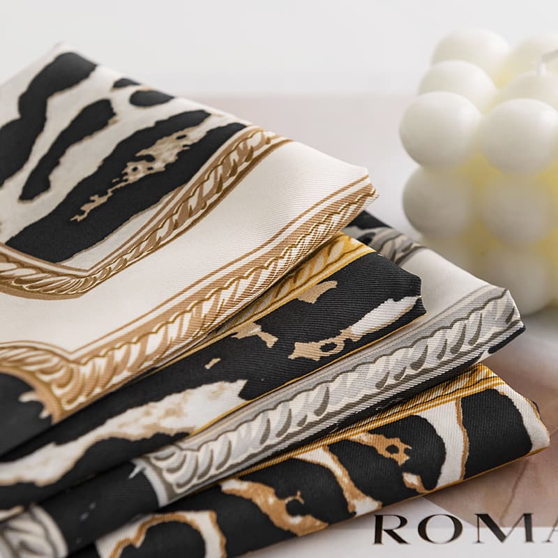 Literature and Art Retro Leopard Print Simulation Silk Scarf Ethnic Style Small Square Scarf Fashion Elegant Professional Wear Scarf Scarf