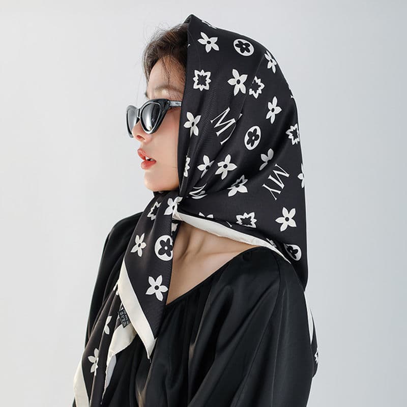 90 * 90cm Silk Sca Square Sca Women's Versatile Decorative Sca Sca Neck Fashion Style Suit Thin Strip Square