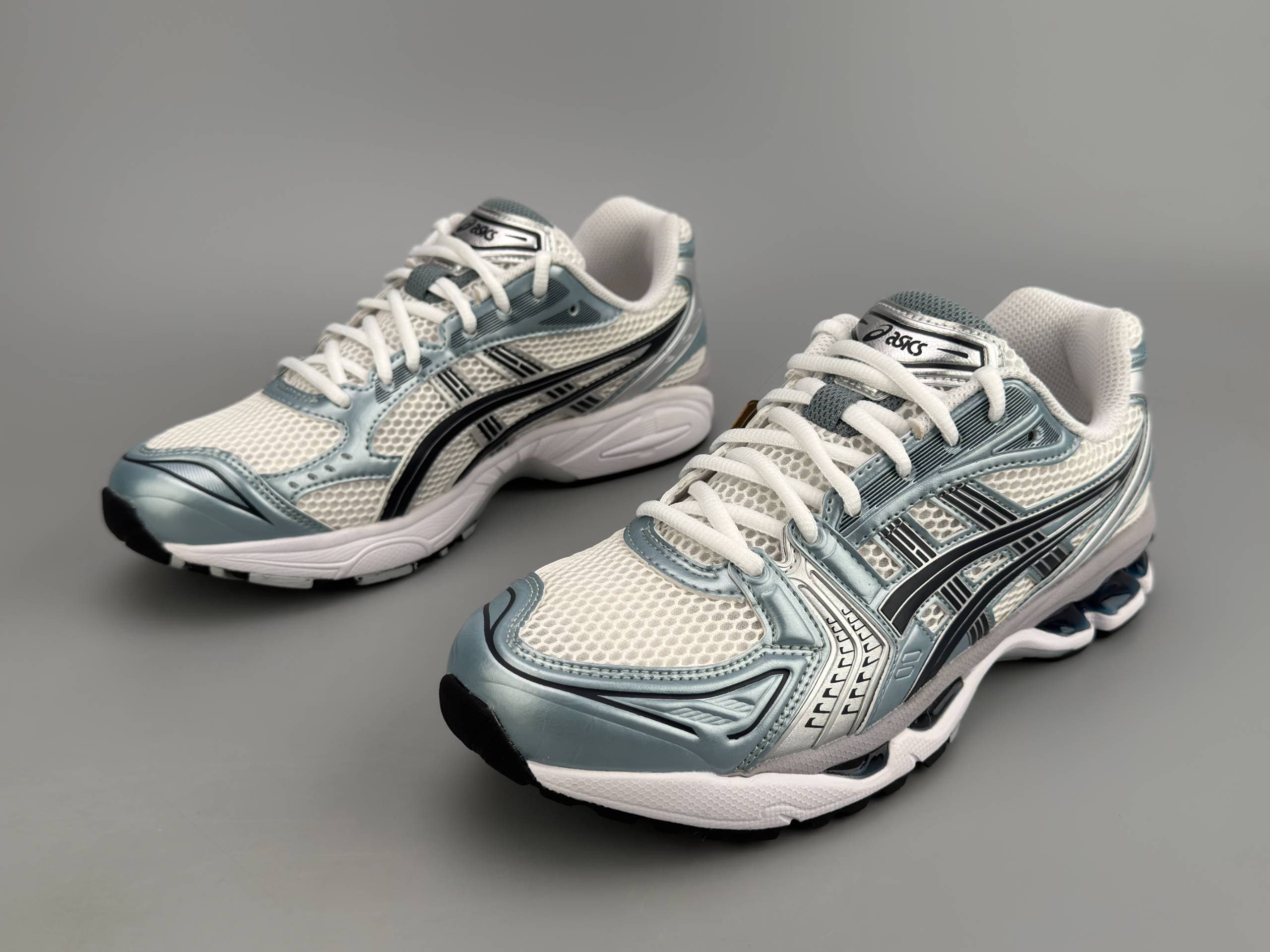 Sneaker Politics X Asics Gel-Kayano 14 : douces, confortables, antidérapantes et résistantes à l'usure