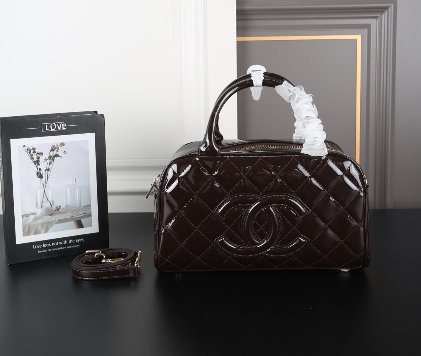 Sac bowling brodé à motif losanges, coloris uni, collection été 2026 - Sac à main décontracté avec bandoulière