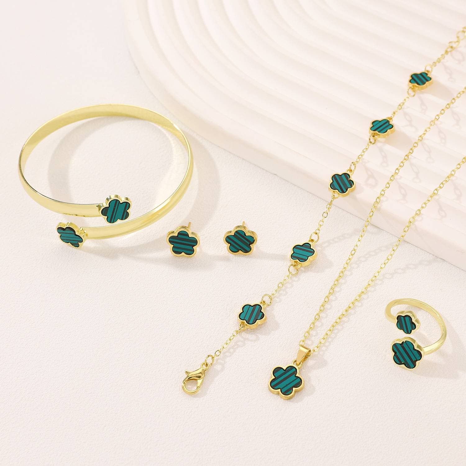 Unisex Jewelry Set Fashion five-piece Plum Blossom four-leaf clover flower suit