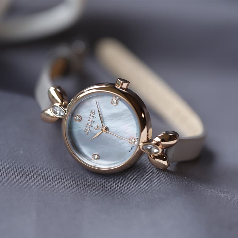 Stylish elegant Ladies Simple Rhinestone High quality leather strap Gift Square waterproof quartz Casual Business watch