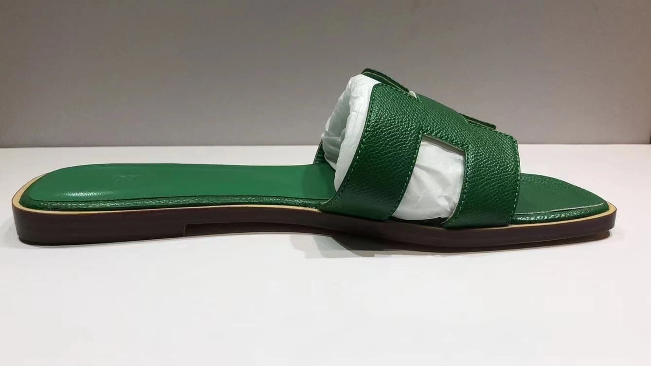 Sandales plates pour femmes, tongs