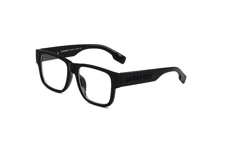 Lunettes de soleil de protection classiques et tendance.